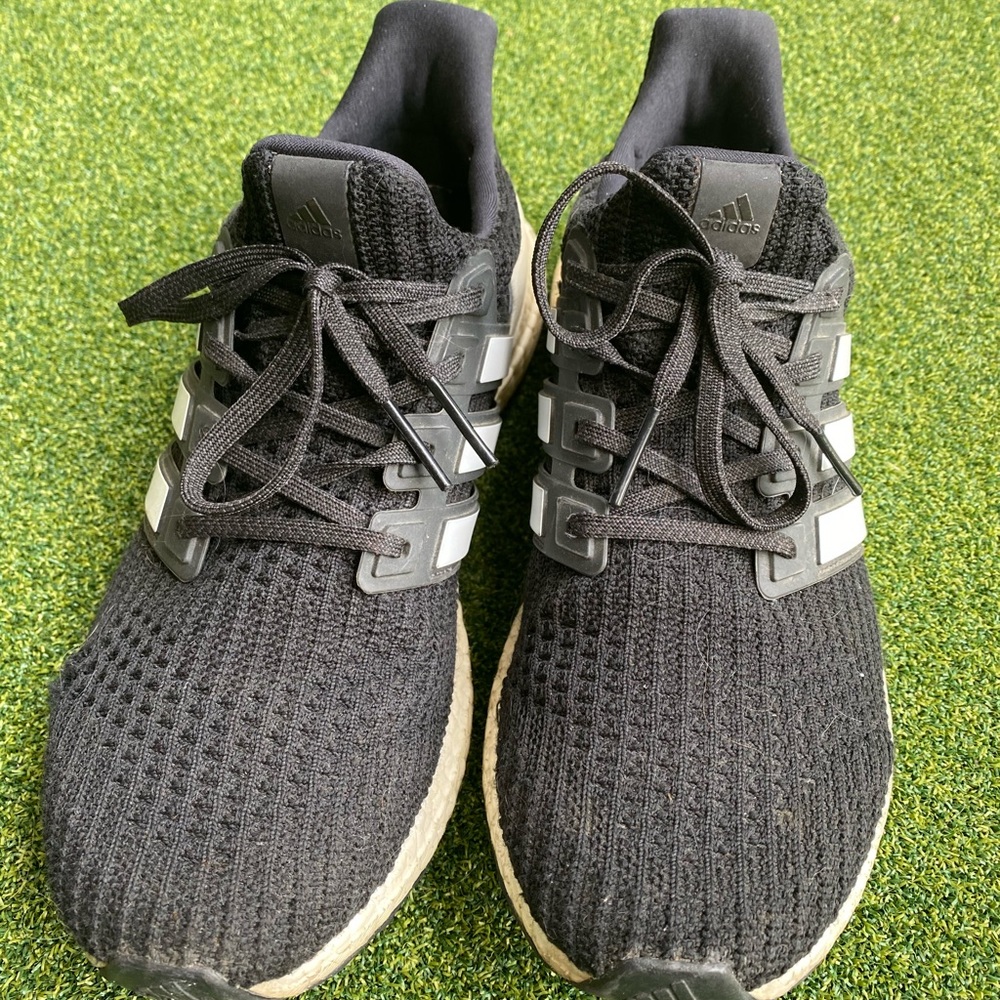 SOLD！Adidas Ultraboost man size 8.5 super comfy
